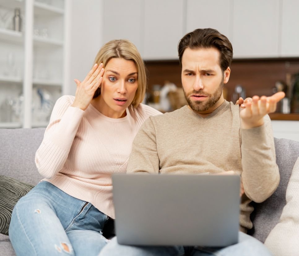 Pareja aprende técnicas y herramientas para mejorar su relación