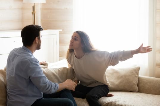 couple-having-communication-problems (4)_peq