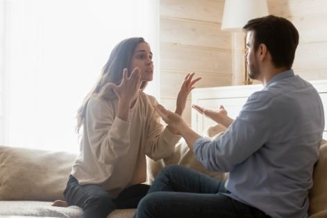 couple-having-communication-problems_peq
